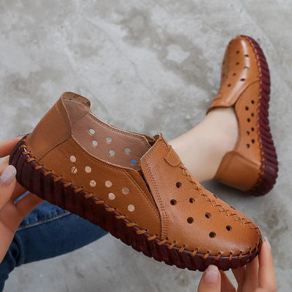 SoftAura – Sapatos em couro genuíno perfurado para mulher