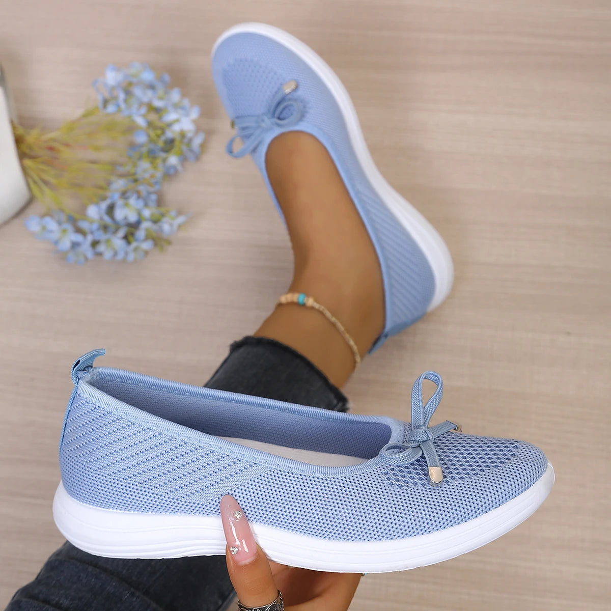 BellaKnit Grace – Sabrinas barefoot respiráveis em malha com laço decorativo