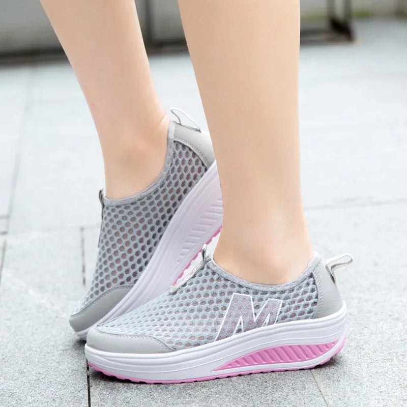 CloudEase Slip – Sapatos respiráveis slip-on para mulher