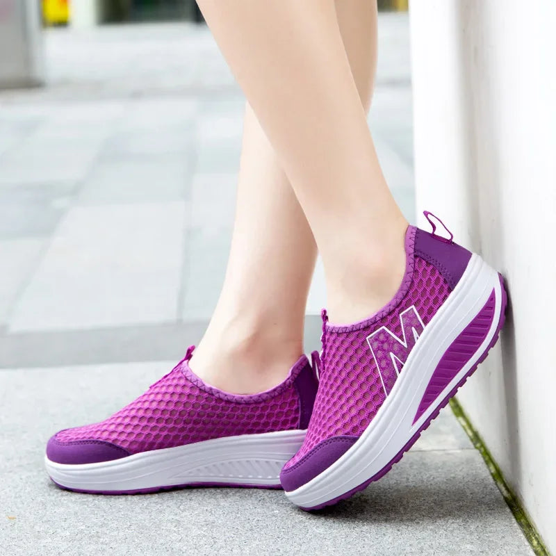 CloudEase Slip – Sapatos respiráveis slip-on para mulher