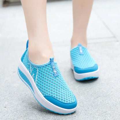 CloudEase Slip – Sapatos respiráveis slip-on para mulher